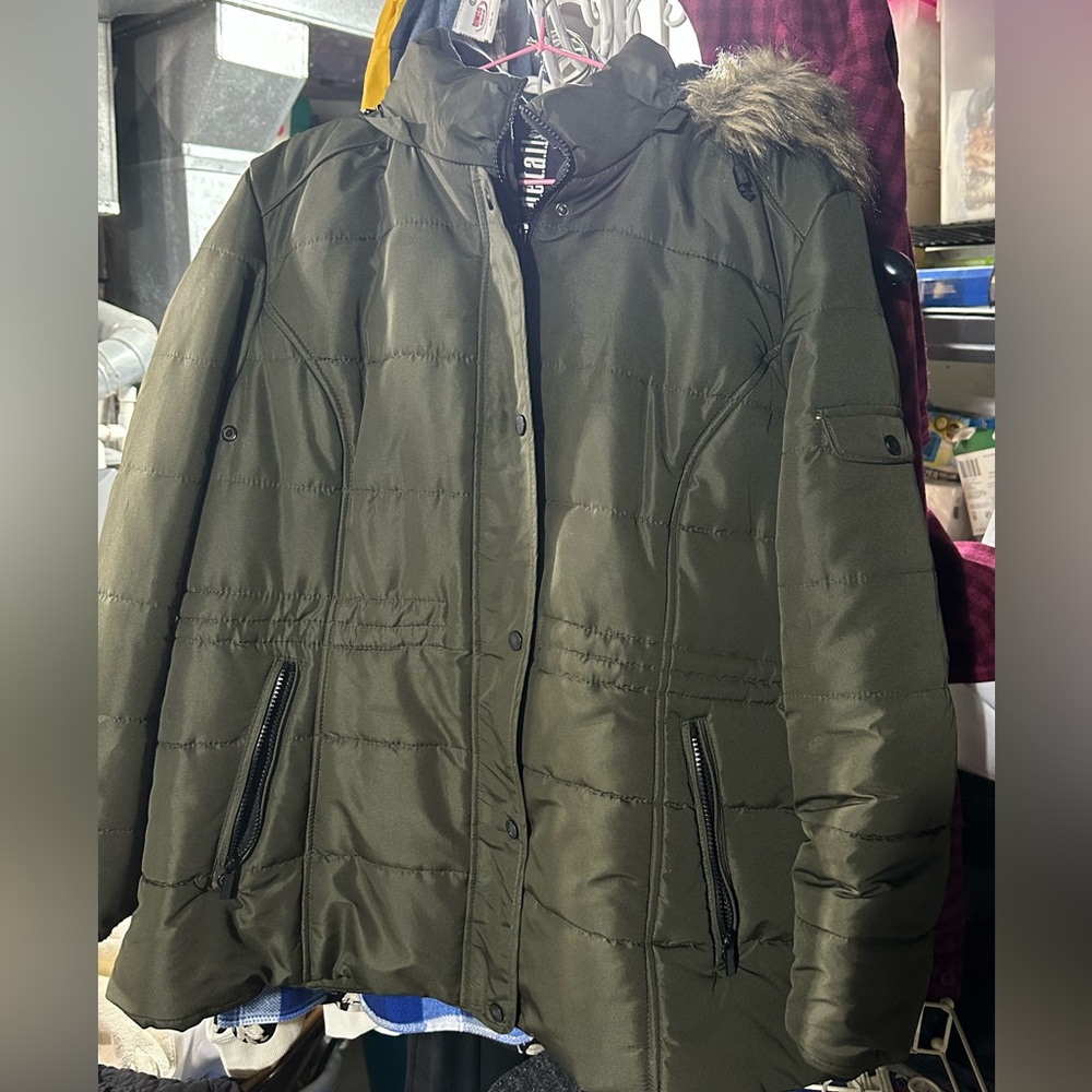 Intel details woman’s puffer jacket